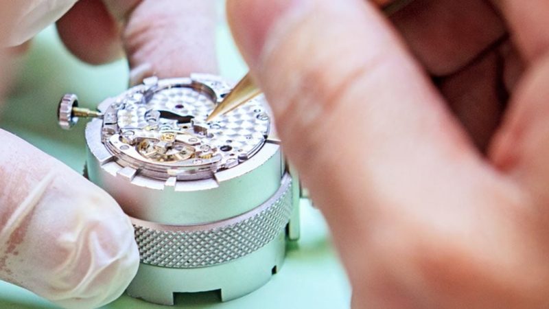 The Proper Way to Clean Your Watches
