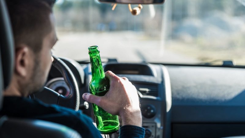 What to Do If A Drunk Driver is Behind You?