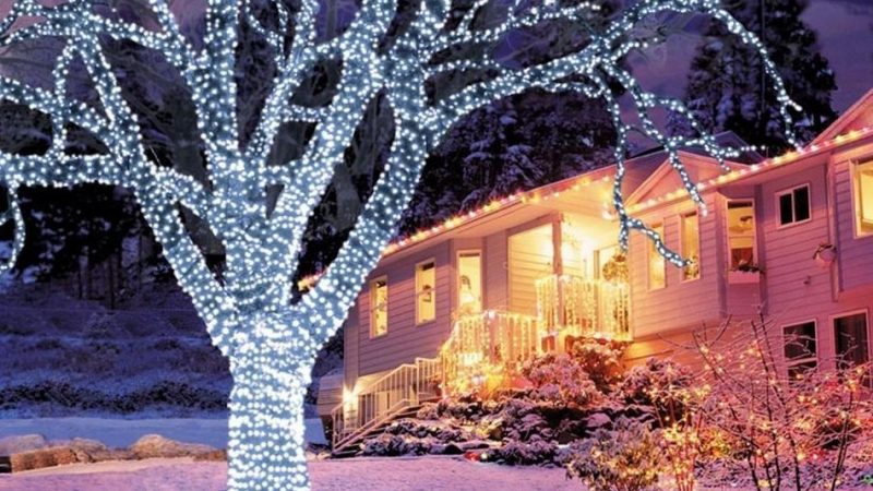 Are Exterior Christmas Lights Safe In the Rain And Snow?