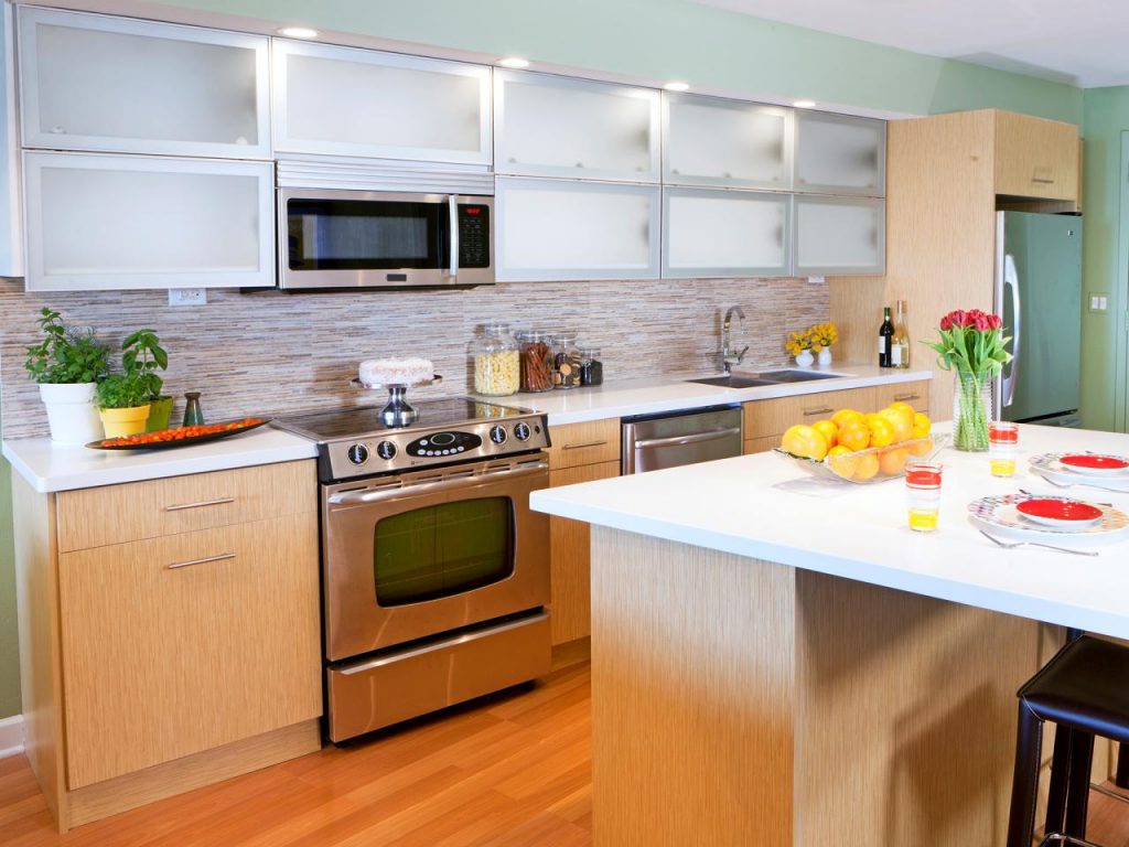 Custom Made Kitchen Cabinets Make the Difference