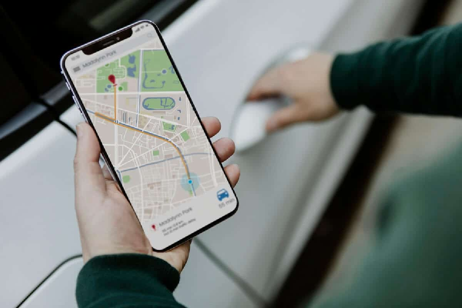 The Advantages of Using a Phone Tracker